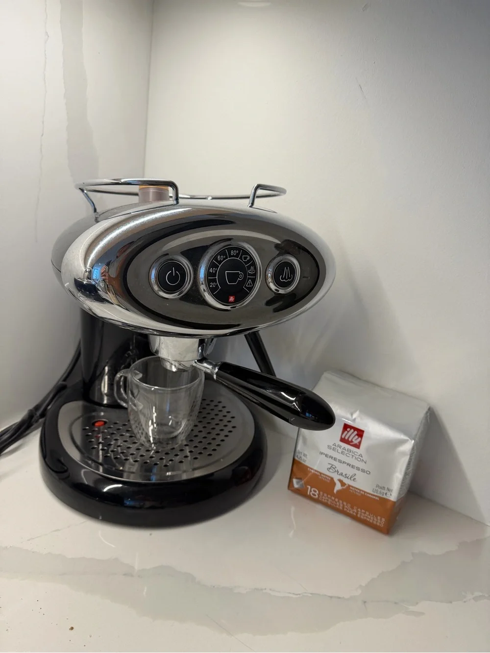 Illy Espresso Machine in Chrome and Black
